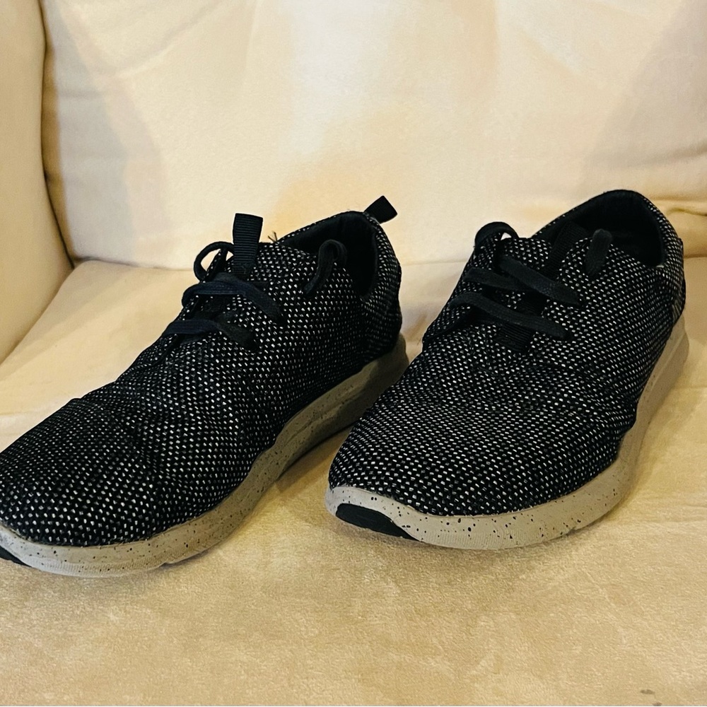Toms Black and Gray Knit Shoes